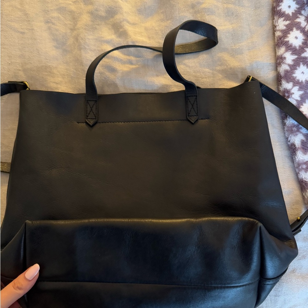 Madewell Black Tote Bag Sleek Design